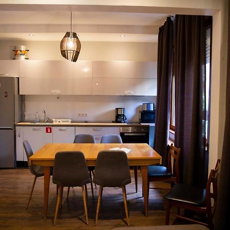 Central Sofia 3-Bedroom Apartment - Urban Art Gallery - Free Parking! Экстерьер фото