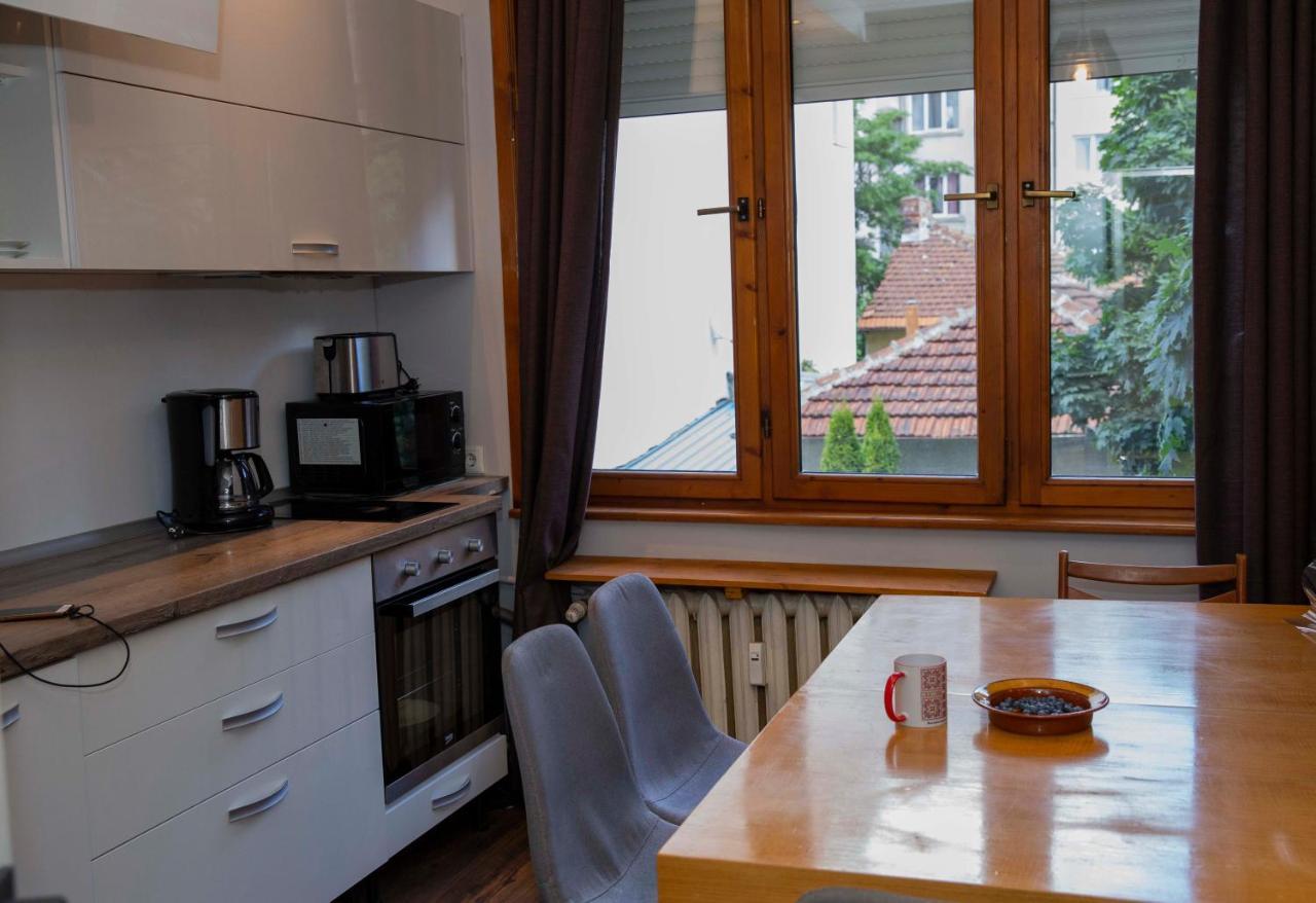 Central Sofia 3-Bedroom Apartment - Urban Art Gallery - Free Parking! Экстерьер фото