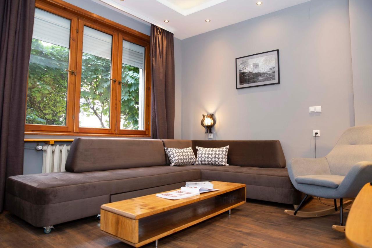 Central Sofia 3-Bedroom Apartment - Urban Art Gallery - Free Parking! Экстерьер фото