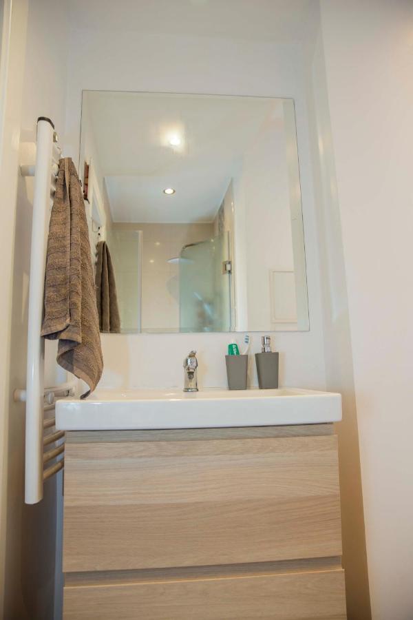 Central Sofia 3-Bedroom Apartment - Urban Art Gallery - Free Parking! Экстерьер фото