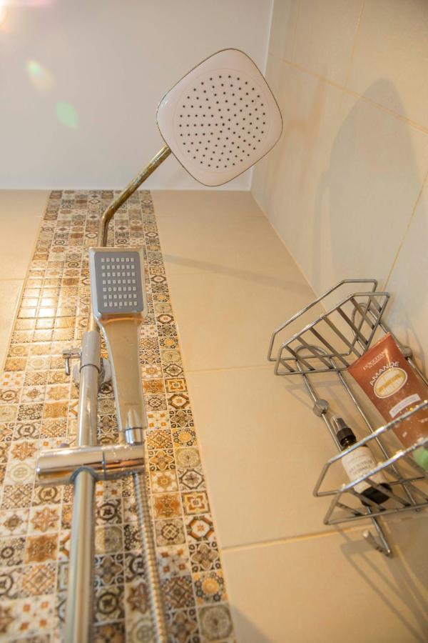 Central Sofia 3-Bedroom Apartment - Urban Art Gallery - Free Parking! Экстерьер фото