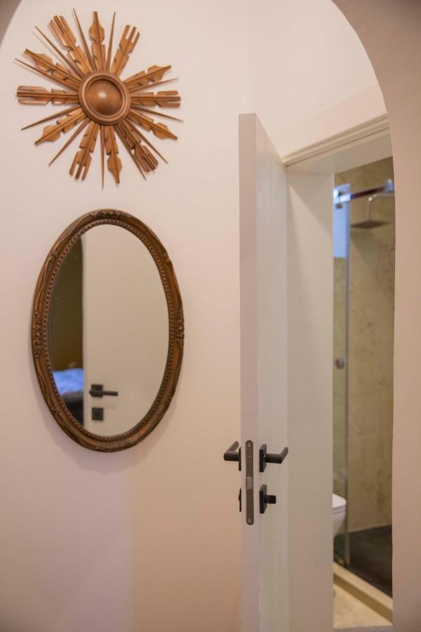 Central Sofia 3-Bedroom Apartment - Urban Art Gallery - Free Parking! Экстерьер фото