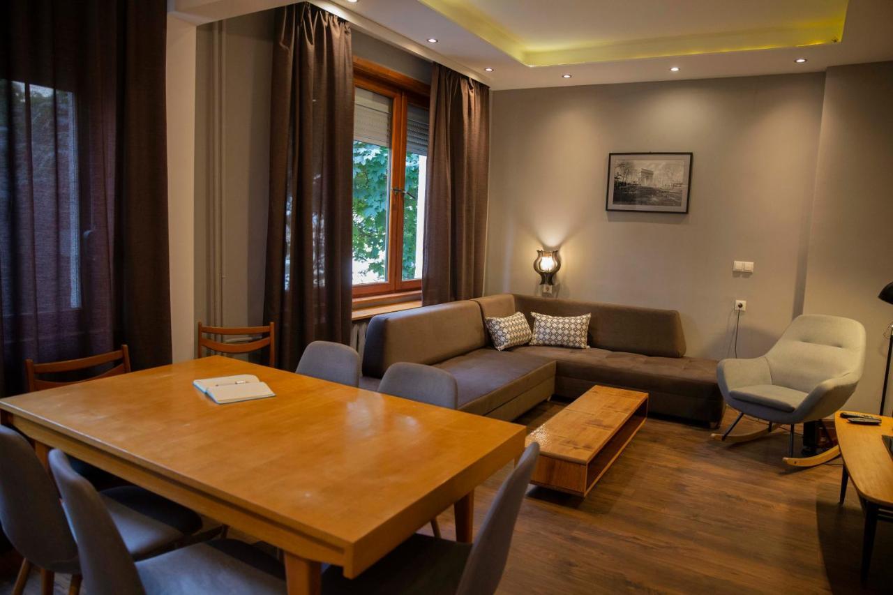 Central Sofia 3-Bedroom Apartment - Urban Art Gallery - Free Parking! Экстерьер фото