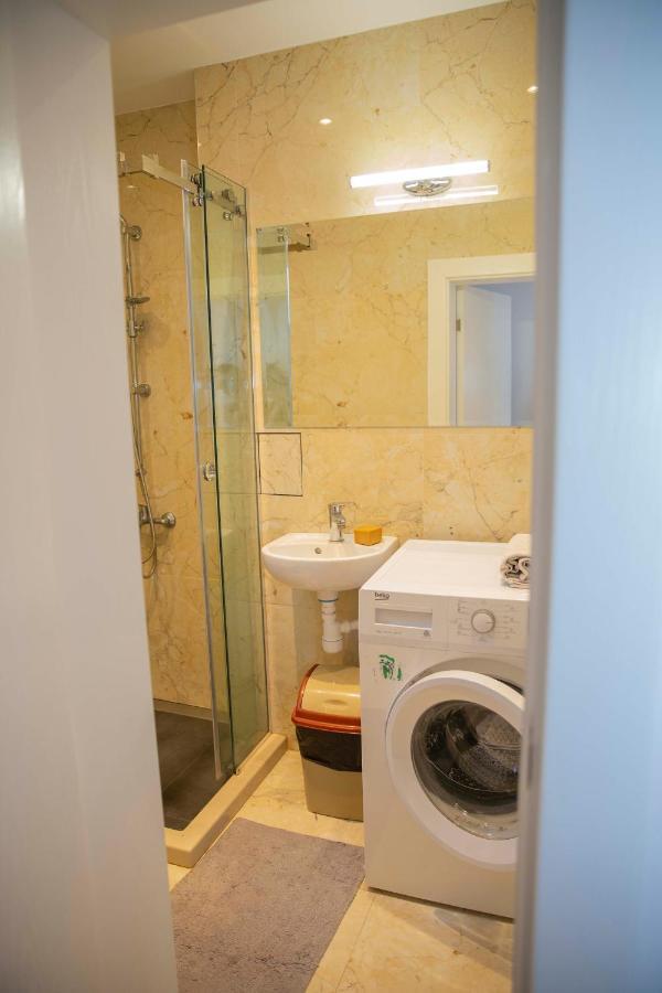 Central Sofia 3-Bedroom Apartment - Urban Art Gallery - Free Parking! Экстерьер фото